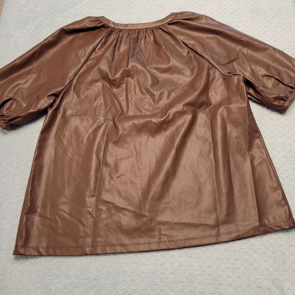 NEW CABLE & GAUGE  WOMENS SHORT SLEEVE FAUX LEATHER BROWN TOP-NWT - Picture 8 of 13